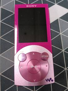 Preloved pink Sony walkman NW-S644  (J)apan) set