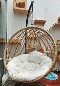 Swinging rattan chair/hanging chair/kerusi buaian