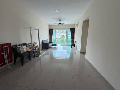 Condominium For Rent in Sg Long Residence