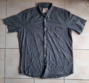 Kemeja Levis