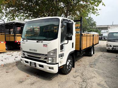 Isuzu NPR81UKH 3 Ton 17 Kaki Kargo Kayu 7500KG
