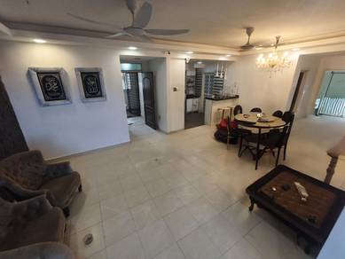 Condominium For Sale in Villa Park