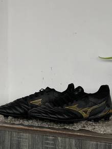 kasut bola sepak