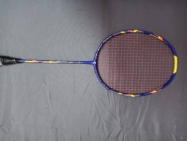 reket badminton 