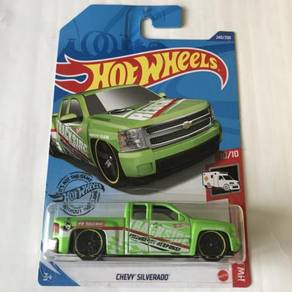 CFE252 2017 Mattel Hot Wheels HW CHEVY SILVERADO