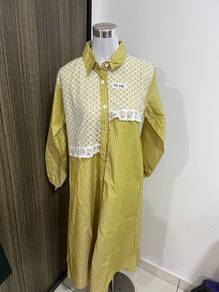 yellow dress
