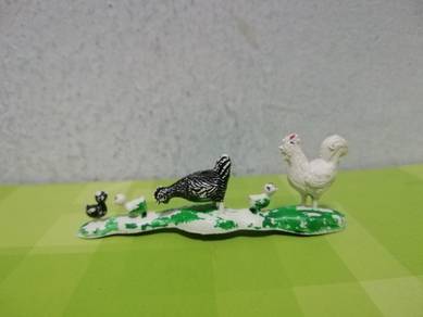 Vintage Figurines Chicken & Chicks
