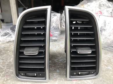 No 28-8-2 Porsche Panamera 970 Center AC Vent