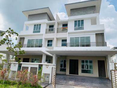 Semi-Detached House For Sale in Rawang,SGR