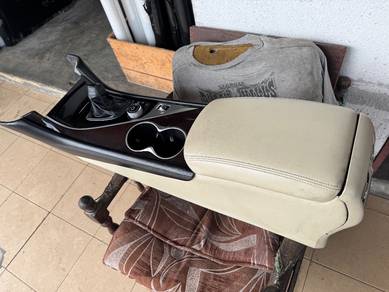 No 4-10-6 Skyline V37 Infiniti Q50 Console Box