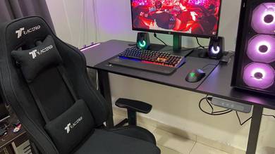 FULL SET gaming pc with table chair