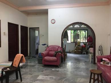 Bungalow House For Rent in Jasin,MLK