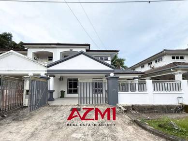 Semi-Detached House For Sale in Miri,SWK