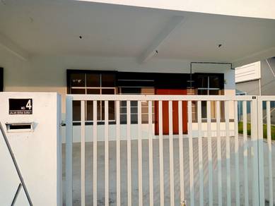 Semi-Detached House For Sale in Pekan,PHG