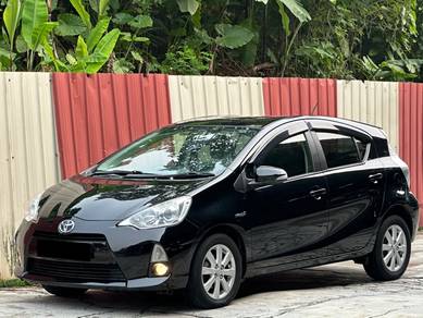 2013 Toyota Prius c (HYBRID)