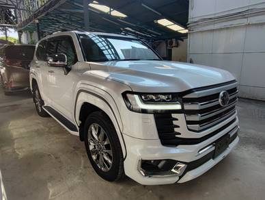 Toyota Land Cruiser ZX in Ampang Hilir, KUL