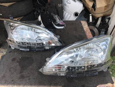 No 30-7-5 Lampu Nissan Sylphy TB17 2014 Japan