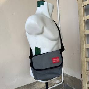 Manhattan Portage messenger sling bag