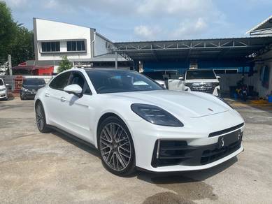Porsche Panamera BASE in Petaling Jaya, SGR