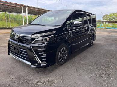 Toyota Voxy ZS KIRAMEKI III in Kota Kinabalu, SBH