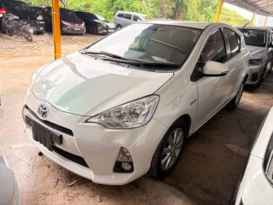 Toyota Prius c (HYBRID) in Kepong, KUL