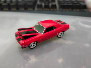 Johnny Lightning Red 1969 Chevy Camaro RS/SS