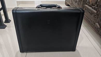 Unused Jafferjees Premium Genuine Leather Briefcas