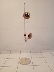 A 4 feet standing lamp with 2 bulb