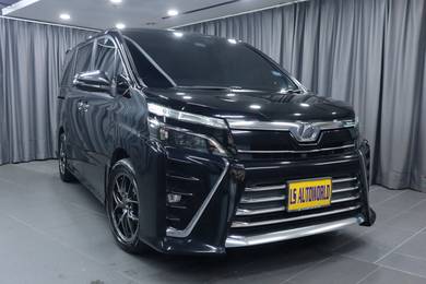 Toyota Voxy ZS KIRAMEKI II in Kota Damansara, SGR
