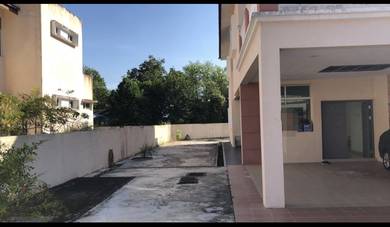 Semi-Detached House For Rent in Teluk Kumbar,PNG