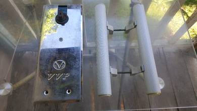 Floor hinge