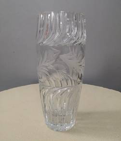 3501 Heavy crystal vase with floral etching