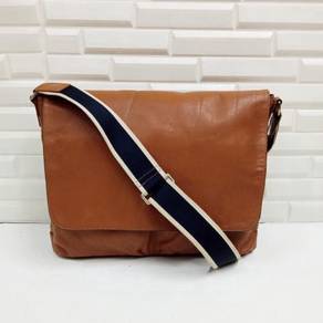 Auth coach heritage leather messenger