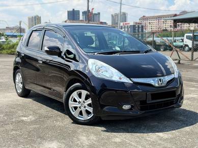 Honda Jazz Hybrid HYBRID in Petaling Jaya, SGR