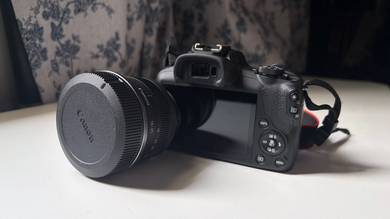 Canon R100