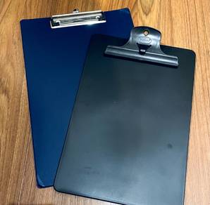 CLIPBOARD WITH PEN HOLDER (Papan). Stationeries