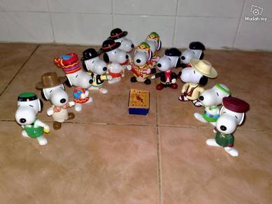 Patung Snoopy figurine