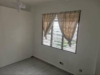 Room in Puchong, SGR