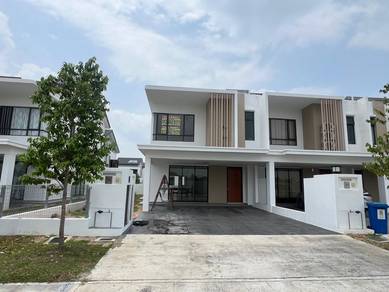 Semi-Detached House For Rent in Dengkil,SGR