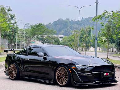 Ford Mustang GT in Bukit Jelutong, SGR