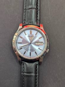 Vintage Seiko 5 Automatic Watch