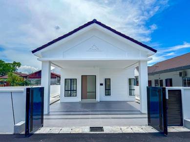 Bungalow House For Sale in Menglembu,PRK