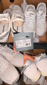 NEW BALANCE women 373V2