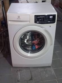 Electrolux front hot washer 7.5kg