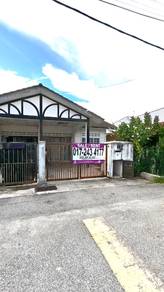 Semi-Detached House For Sale in Banting,SGR
