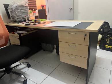 Wooden office desk with drawers and lock