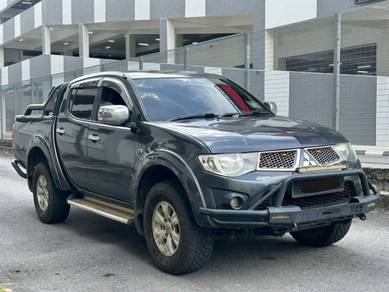 Mitsubishi Triton in Seri Kembangan, SGR