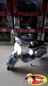 Vespa P200E del (Grey)
