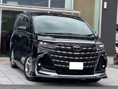 Toyota Alphard Z in I-City, SGR