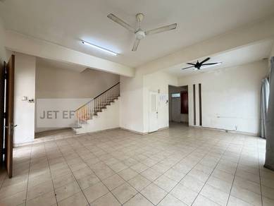 Semi-Detached House For Sale in Bandar Botanic,SGR